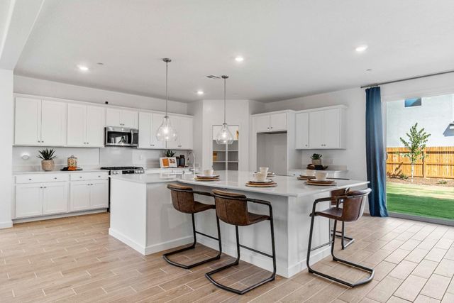 822 Traverse Drive S, Madera, CA 93636