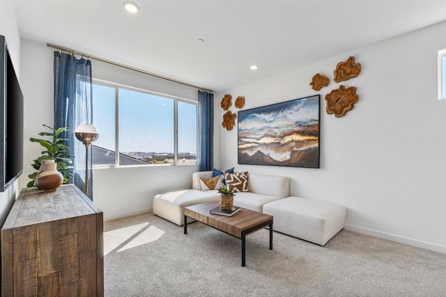 822 Traverse Drive S, Madera, CA 93636