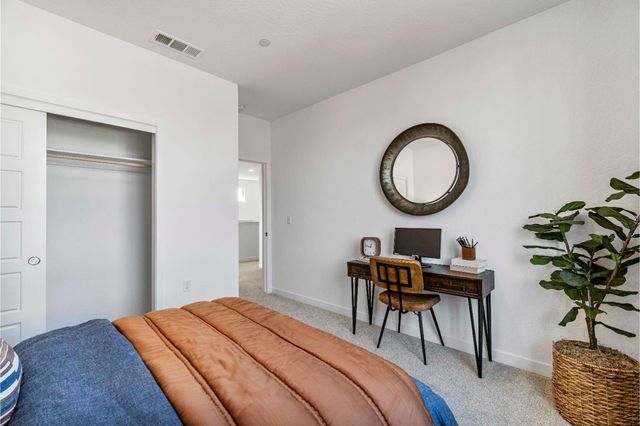 822 Traverse Drive S, Madera, CA 93636