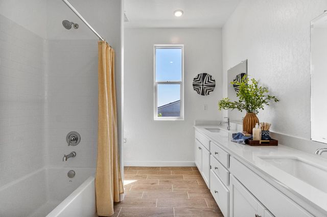 822 Traverse Drive S, Madera, CA 93636