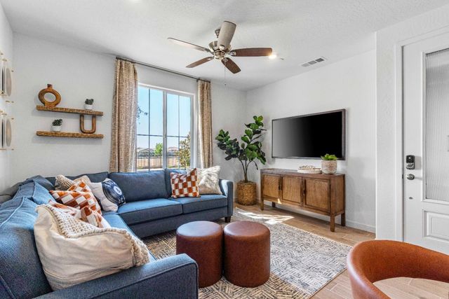 822 Traverse Drive S, Madera, CA 93636