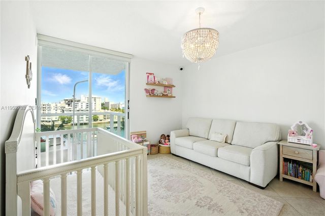 10 Venetian Way 604, Miami Beach, FL 33139