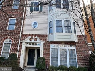 575 ODENDHAL AVE #575, Gaithersburg, MD 20877