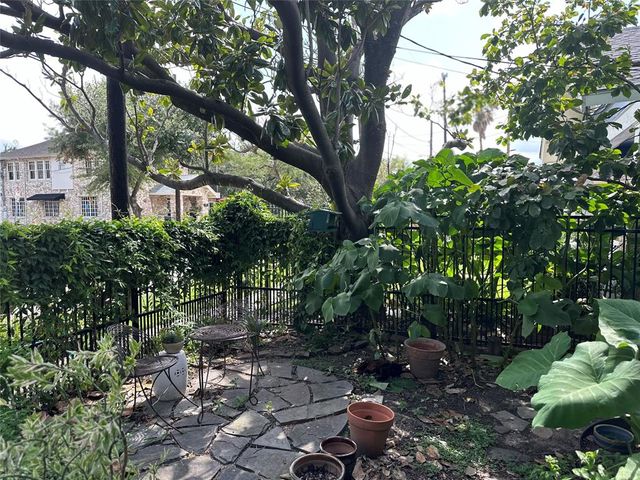 1004 Missouri Street, Houston, TX 77006