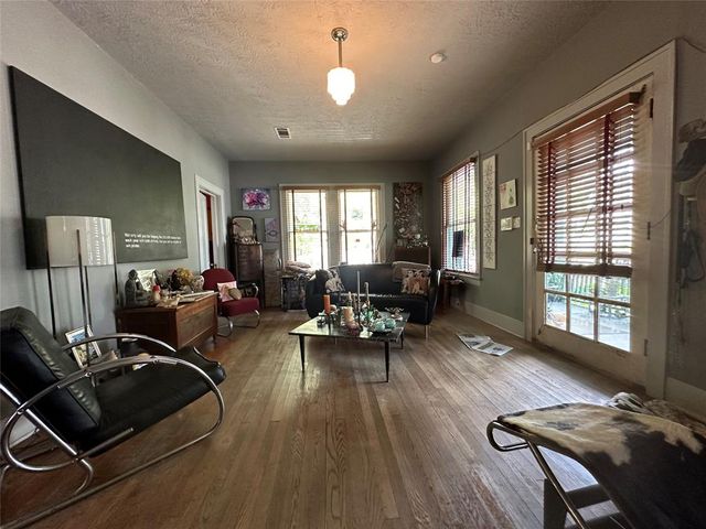 1004 Missouri Street, Houston, TX 77006
