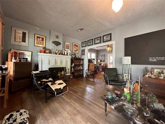 1004 Missouri Street, Houston, TX 77006