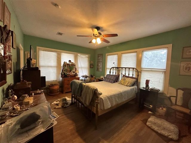 1004 Missouri Street, Houston, TX 77006