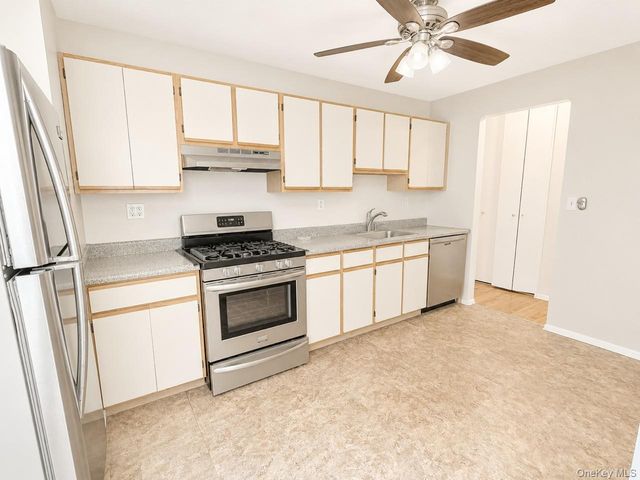 410 E Broadway 4T, Long Beach, NY 11561