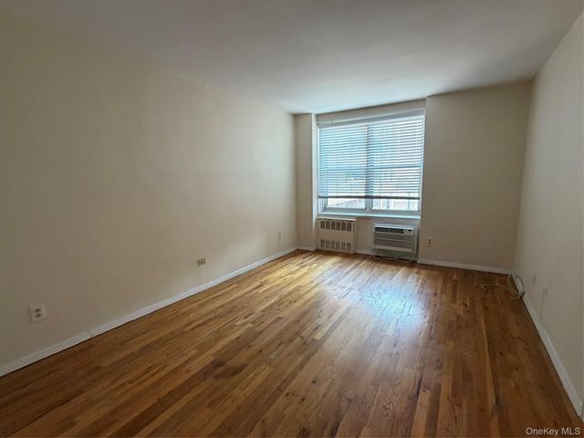410 E Broadway 4T, Long Beach, NY 11561