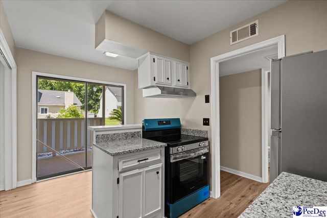 700 S Cashua Apt 10B, Florence, SC 29501