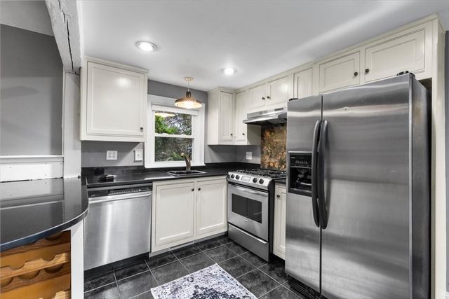 34 Railroad Ave, Yarmouth, MA 02675