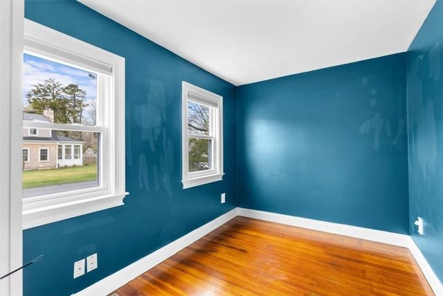 34 Railroad Ave, Yarmouth, MA 02675