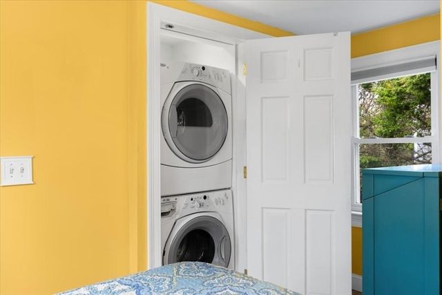 34 Railroad Ave, Yarmouth, MA 02675