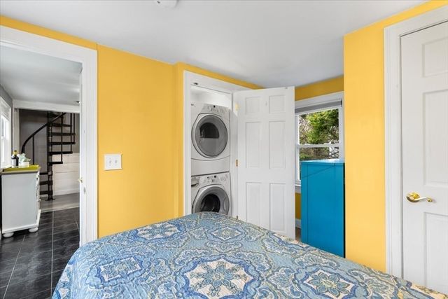 34 Railroad Ave, Yarmouth, MA 02675