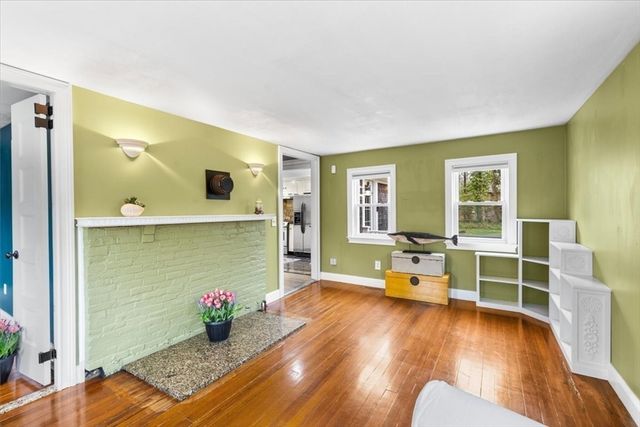 34 Railroad Ave, Yarmouth, MA 02675