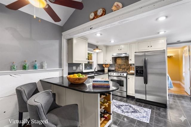 34 Railroad Ave, Yarmouth, MA 02675