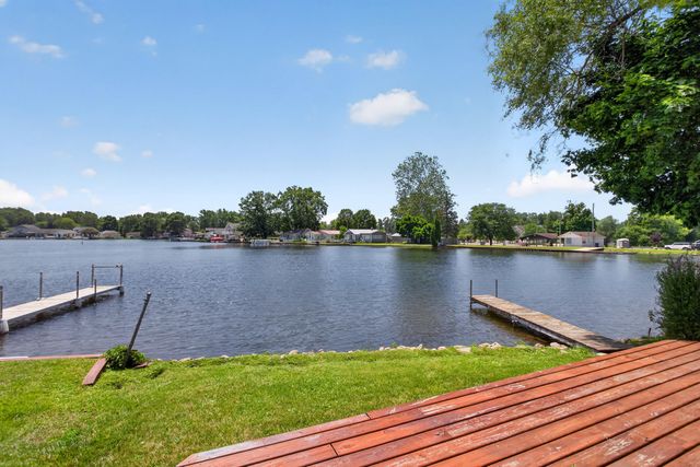 121 N Lakeside Drive, Michigan Center, MI 49254