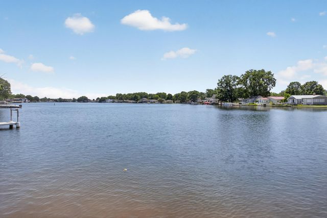 121 N Lakeside Drive, Michigan Center, MI 49254