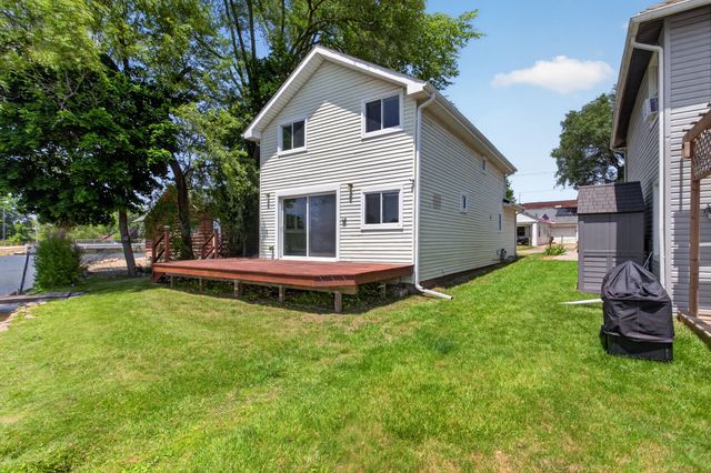 121 N Lakeside Drive, Michigan Center, MI 49254