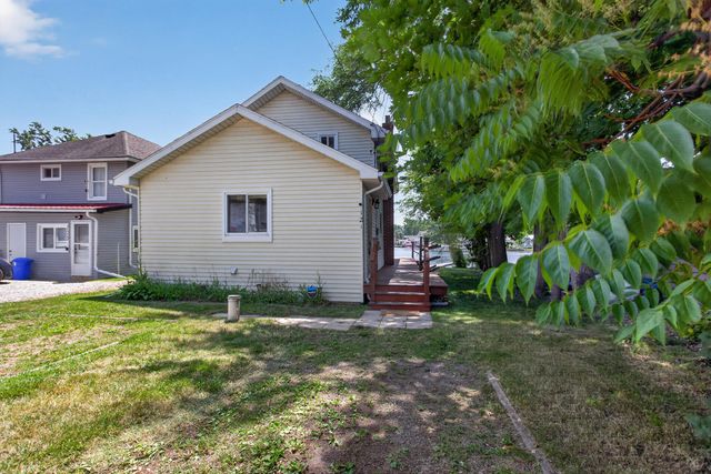 121 N Lakeside Drive, Michigan Center, MI 49254