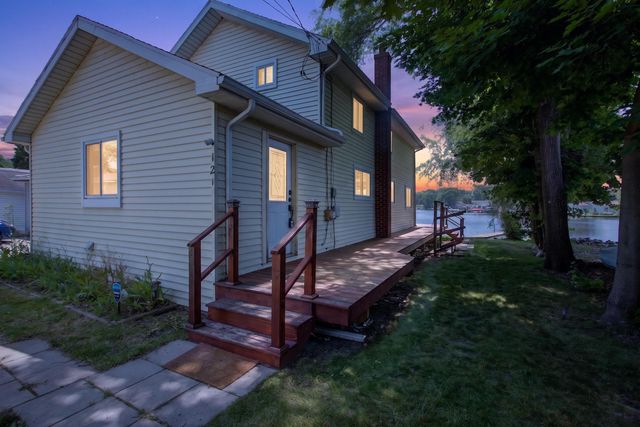 121 N Lakeside Drive, Michigan Center, MI 49254