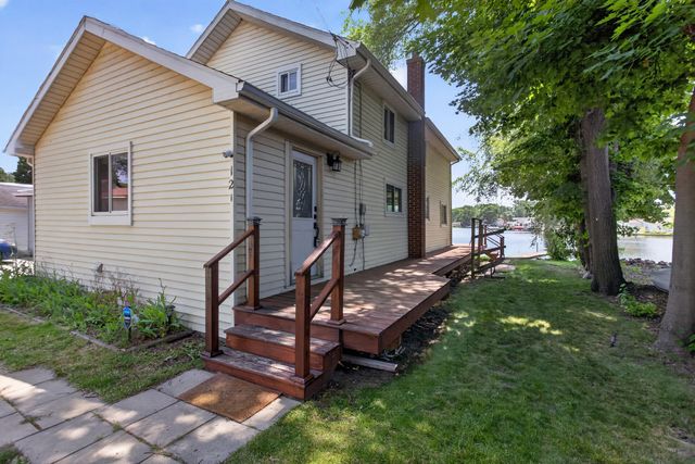 121 N Lakeside Drive, Michigan Center, MI 49254