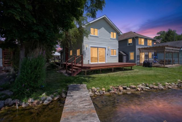 121 N Lakeside Drive, Michigan Center, MI 49254