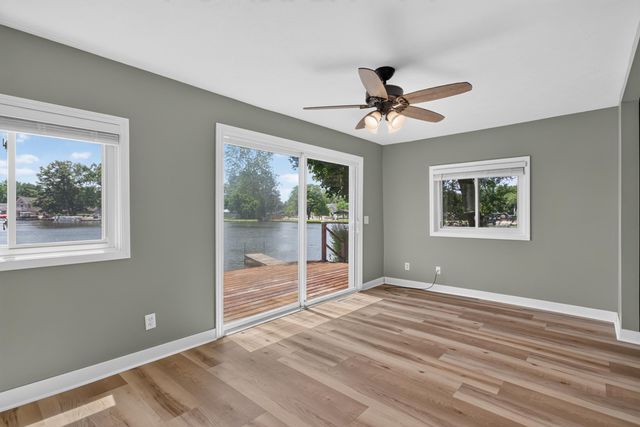 121 N Lakeside Drive, Michigan Center, MI 49254