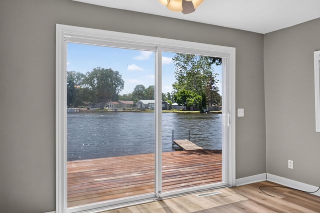 121 N Lakeside Drive, Michigan Center, MI 49254