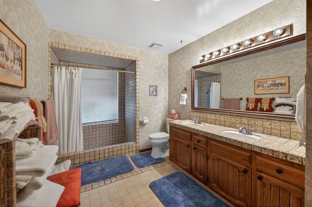 2067 W Minarets Avenue, Fresno, CA 93711