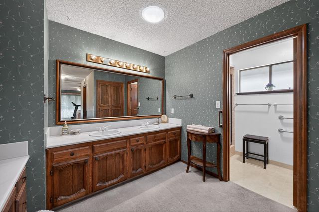 2067 W Minarets Avenue, Fresno, CA 93711