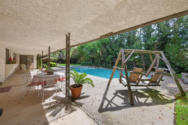 2067 W Minarets Avenue, Fresno, CA 93711