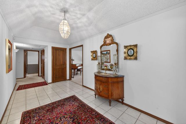 2067 W Minarets Avenue, Fresno, CA 93711