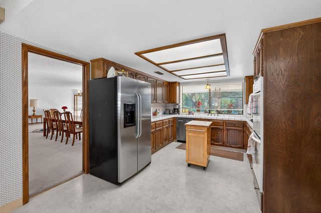 2067 W Minarets Avenue, Fresno, CA 93711