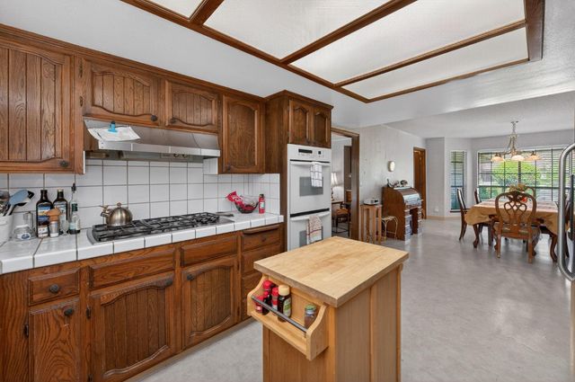 2067 W Minarets Avenue, Fresno, CA 93711