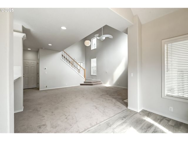 1634 Ne PARKSIDE Dr, Hillsboro, OR 97124