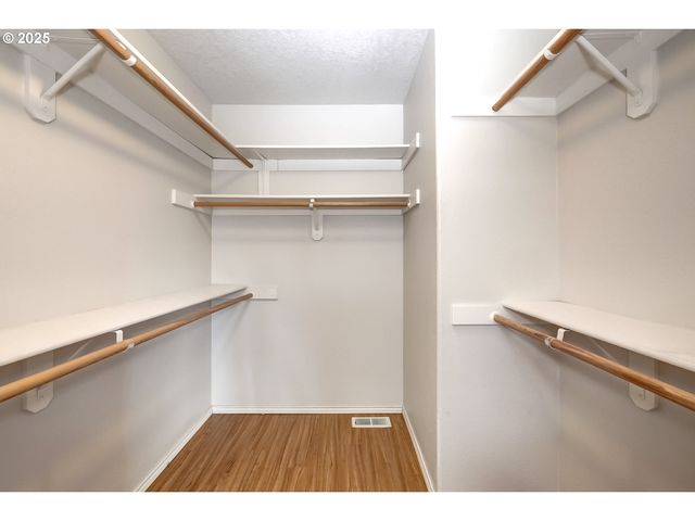1634 Ne PARKSIDE Dr, Hillsboro, OR 97124