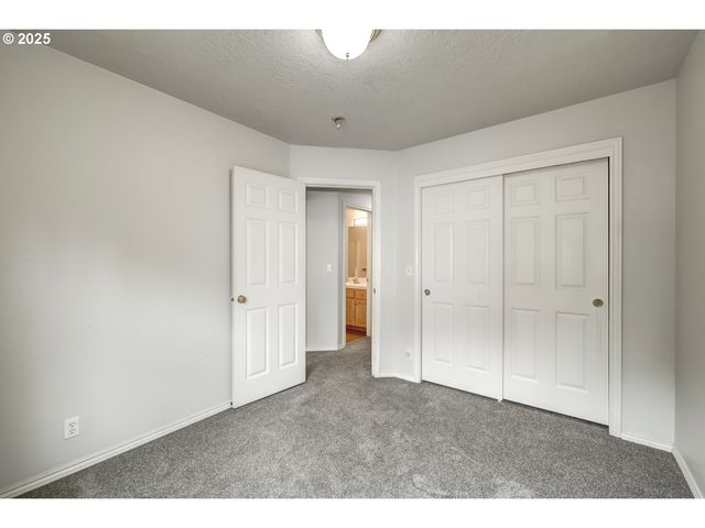 1634 Ne PARKSIDE Dr, Hillsboro, OR 97124