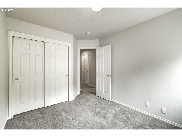 1634 Ne PARKSIDE Dr, Hillsboro, OR 97124