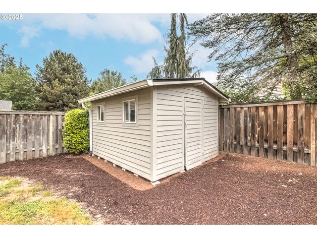 1634 Ne PARKSIDE Dr, Hillsboro, OR 97124