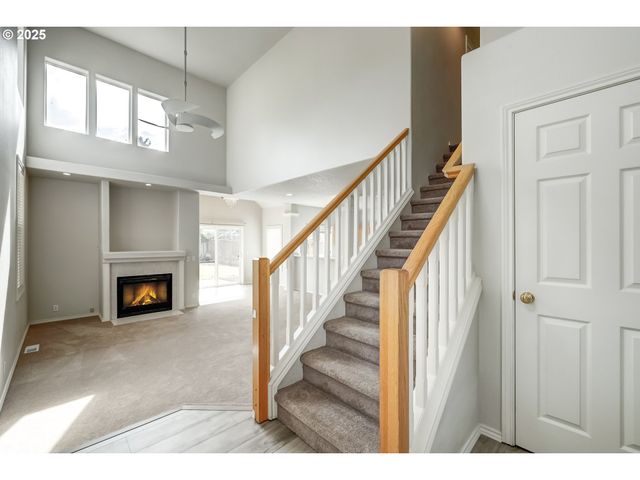 1634 Ne PARKSIDE Dr, Hillsboro, OR 97124