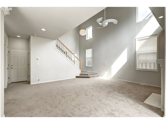 1634 Ne PARKSIDE Dr, Hillsboro, OR 97124