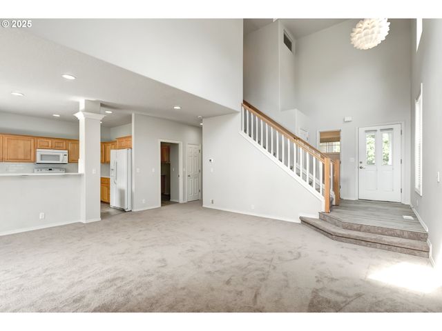 1634 Ne PARKSIDE Dr, Hillsboro, OR 97124