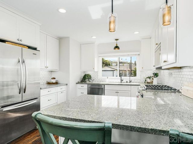 6460 Amberly St, San Diego, CA 92120