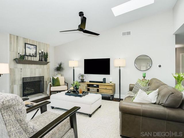 6460 Amberly St, San Diego, CA 92120