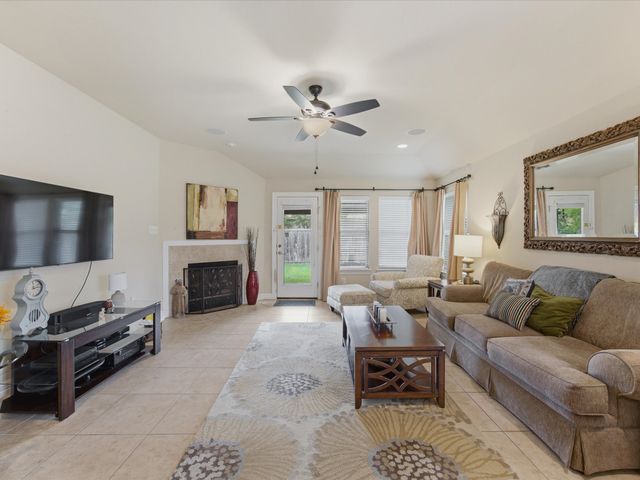 2305 Prescott Downs Drive, Denton, TX 76210