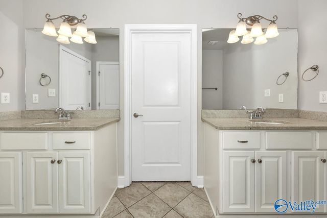 74 Moore Farm Circle NW 74, Huntsville, AL 35806