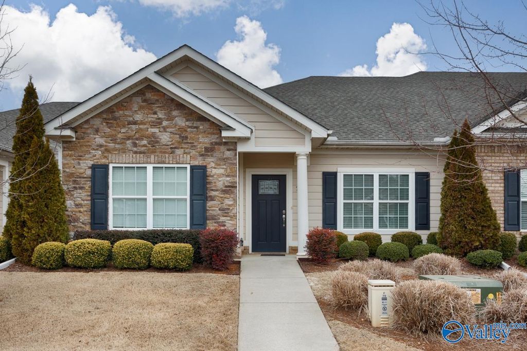 74 Moore Farm Circle NW 74, Huntsville, AL 35806