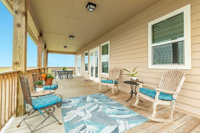 220 Kings Drive, Freeport, TX 77541