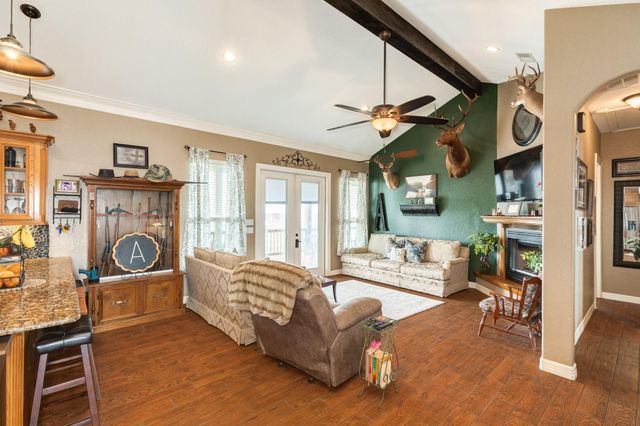 220 Kings Drive, Freeport, TX 77541